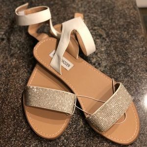 Steve Madden Flat Sandals Women’s Size 9